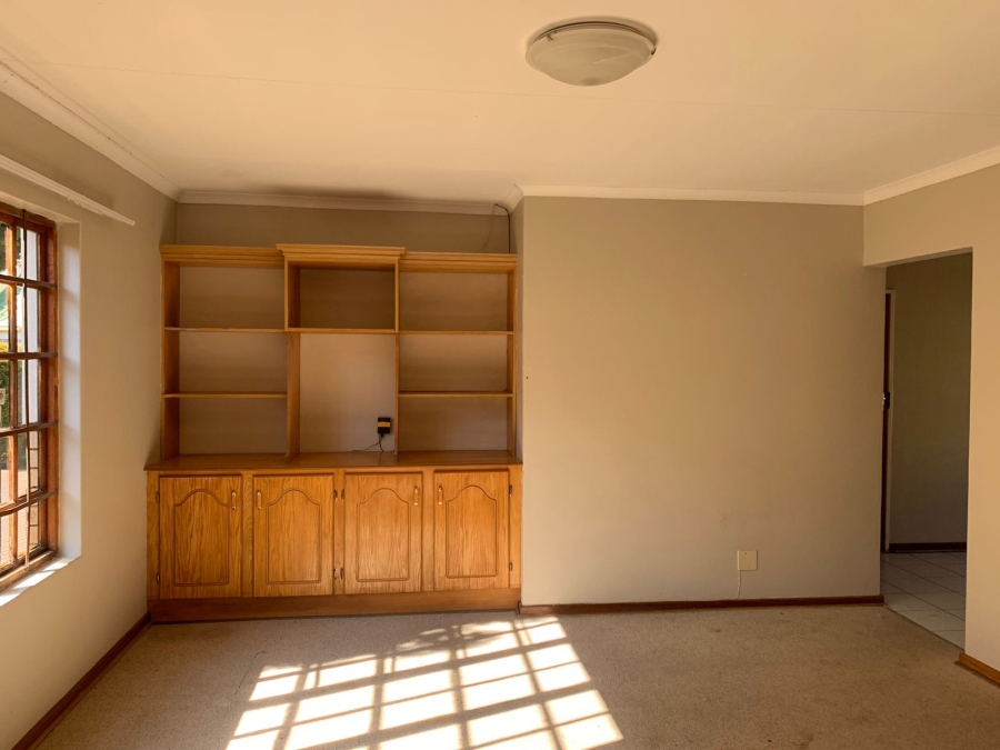 To Let 3 Bedroom Property for Rent in Heuwelsig Free State